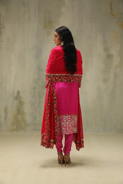 Gauhar : Embroidered Kurta & Dhoti Pants Set