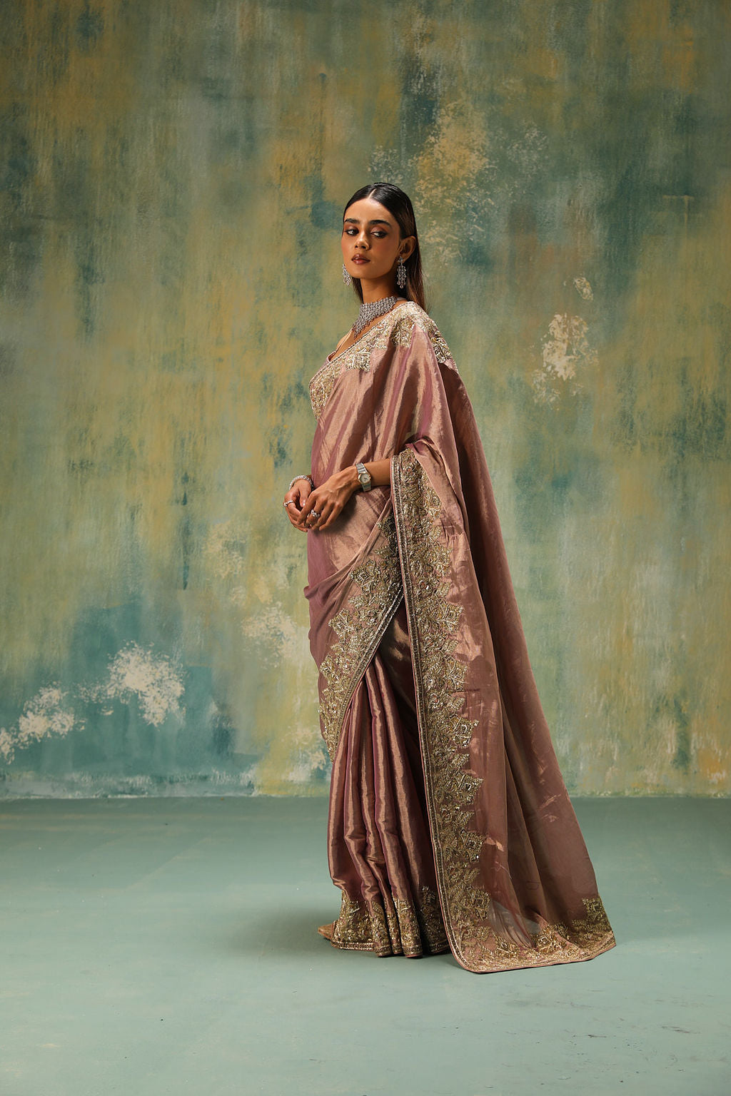 Aishani: Hand-woven Tissue Silk Saree